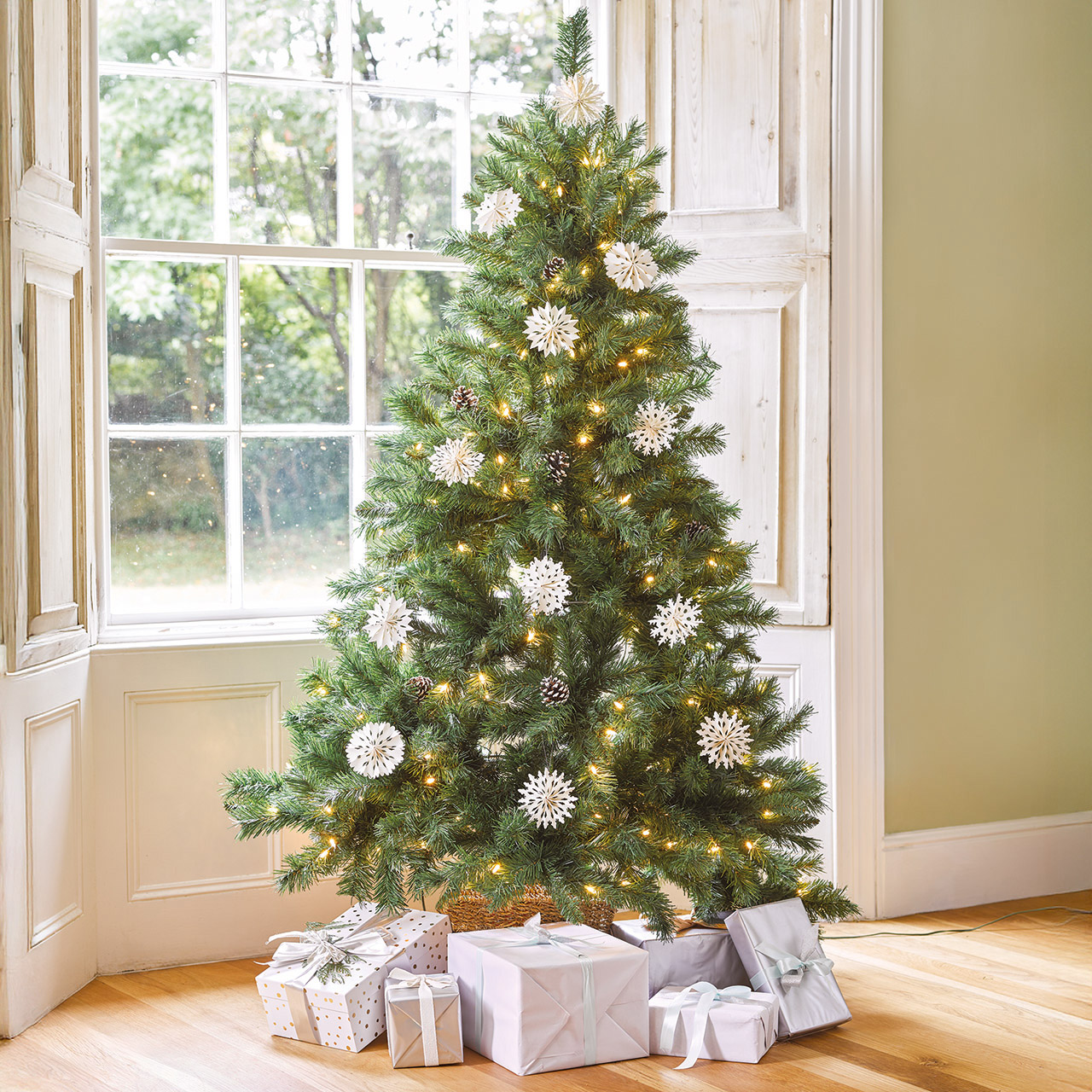 Pre-lit Pimlico Faux Pine Tree