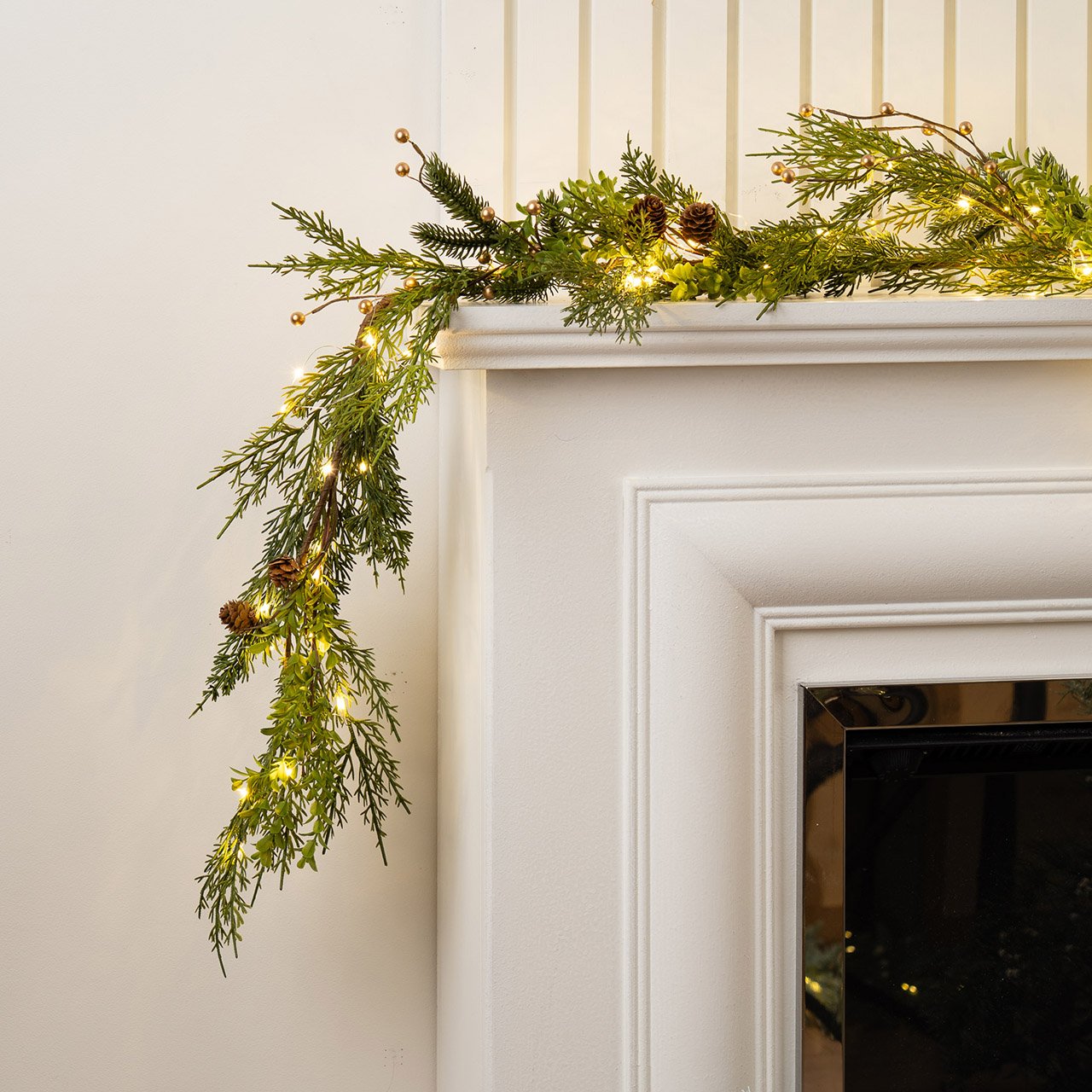 Pre-Lit Pine Garland