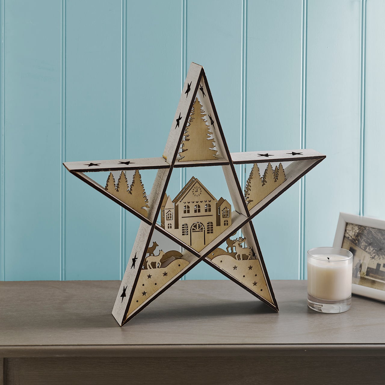 Wooden LED Star Scene 3445070